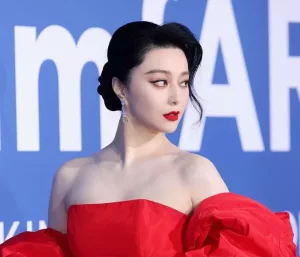 Coiffures de fêtes: 9 idées fabuleuses selon votre style ou votre visage