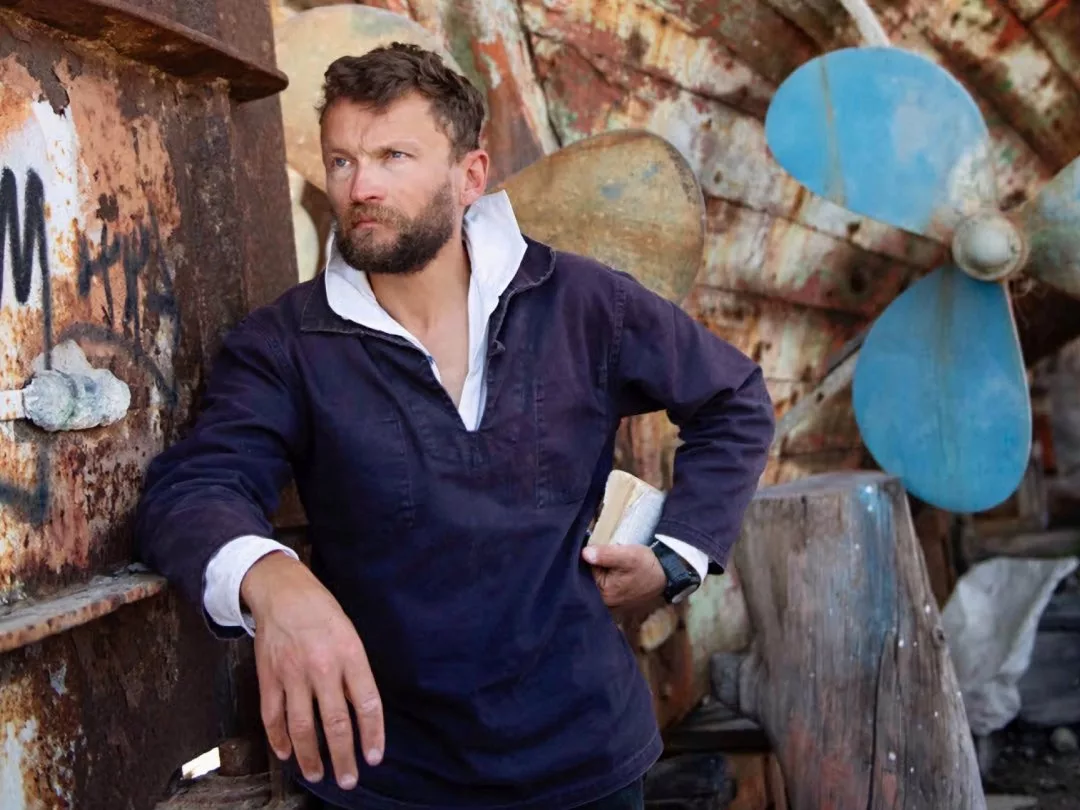 Controversé, l&rsquo;écrivain voyageur Sylvain Tesson arrive en Suisse romande