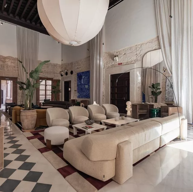 Nobis Hotel Palma: luxe médiéval séduisant au cœur des Baléares