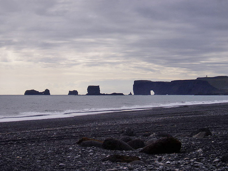 Les plages de sable noir les plus époustouflantes du monde