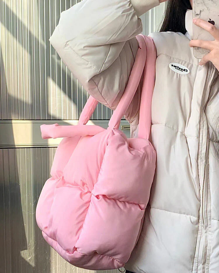 Le puffer bag est la tendance la plus agréable et pratique de ce printemps