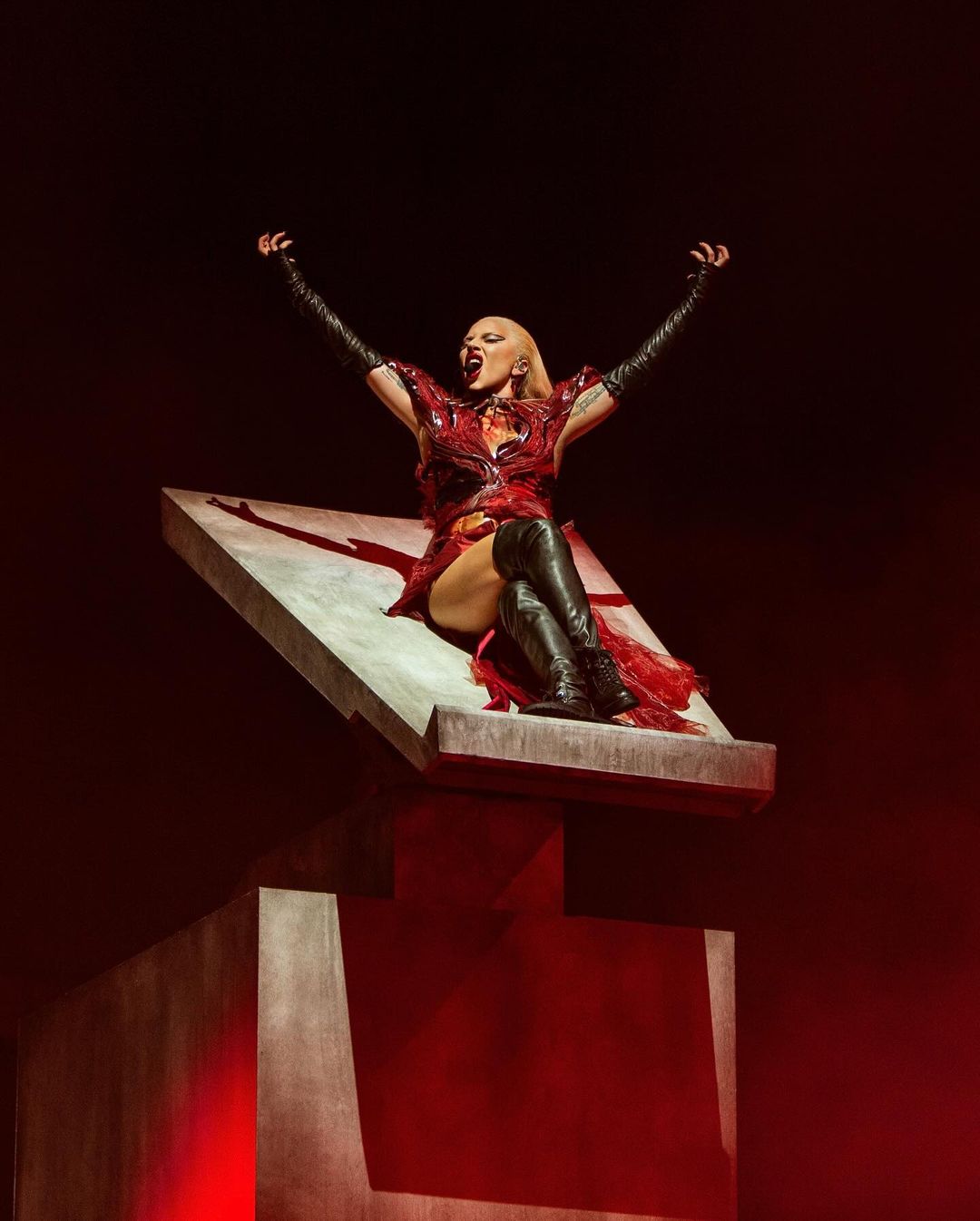 « Ca ne ressemble en rien à ce que j&rsquo;ai fait auparavant »: Lady Gaga sort un nouvel album