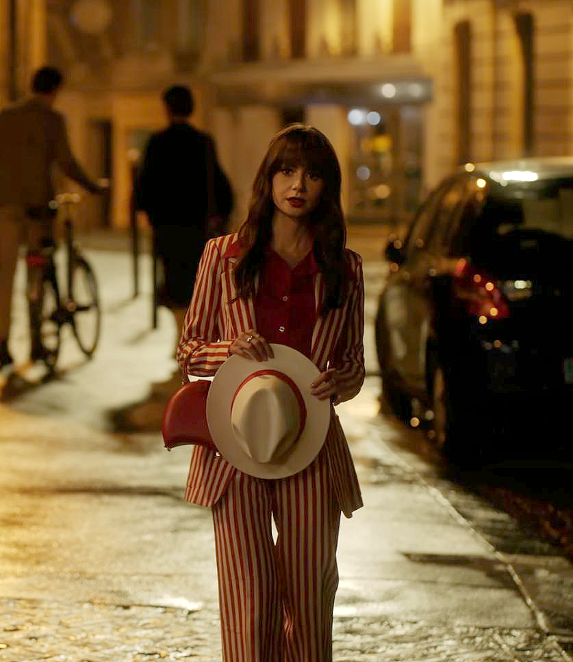 La marque suisse Thaden fait fureur dans la saison 4 de « Emily in Paris »