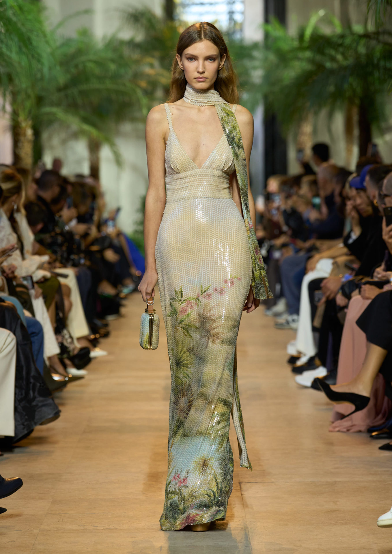 Safari, luxe et onirisme: la tendance mode que propose Elie Saab pour l&rsquo;été 2025