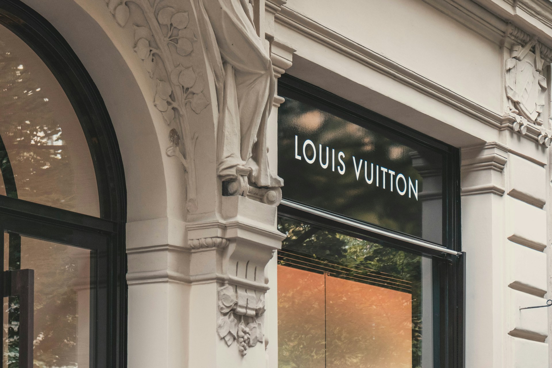 Louis Vuitton ouvre son premier café avec le chef étoilé Cyril Lignac