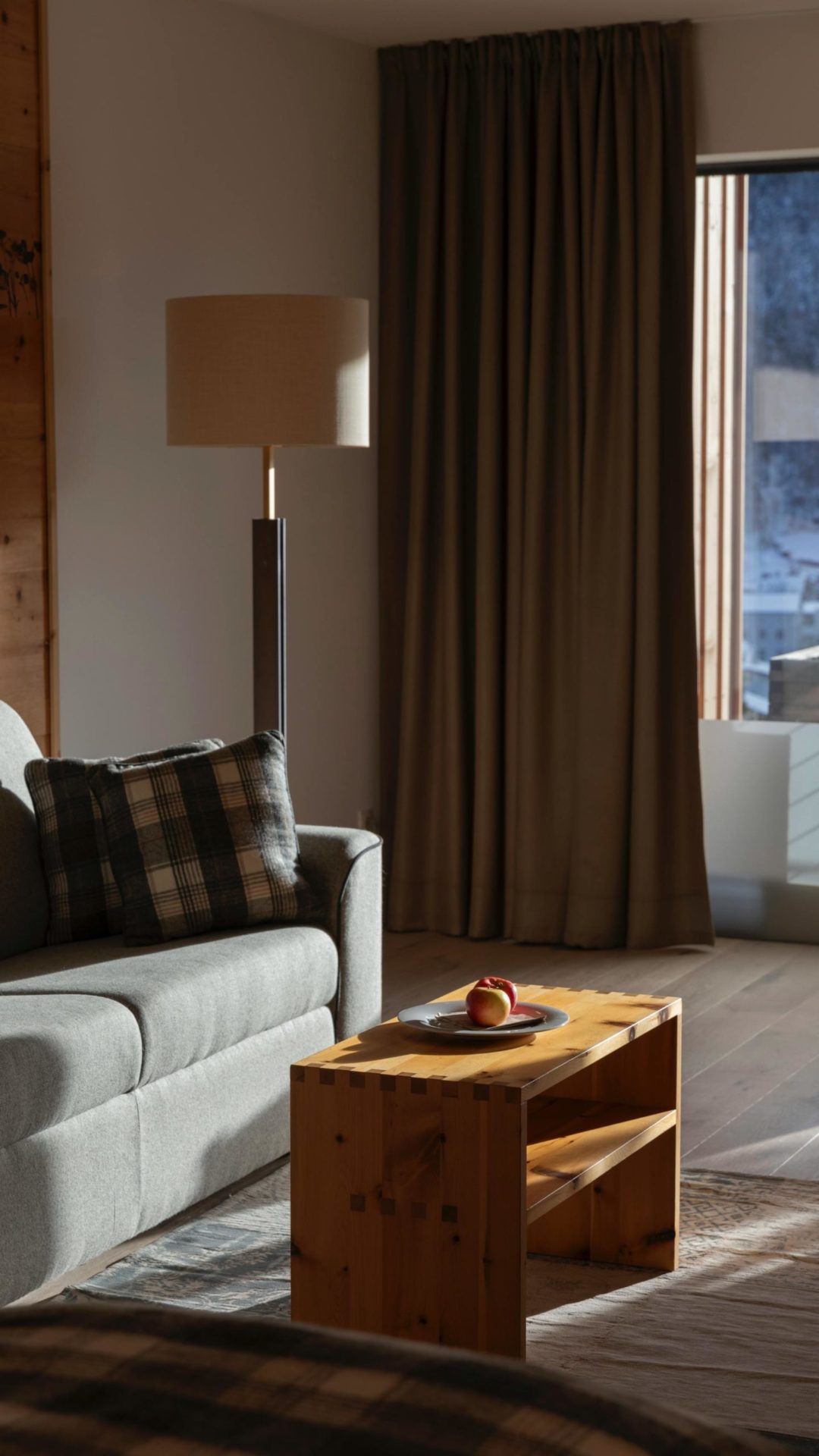 Le tweed: comment sublimer votre intérieur avec ce tissu incontournable cet automne