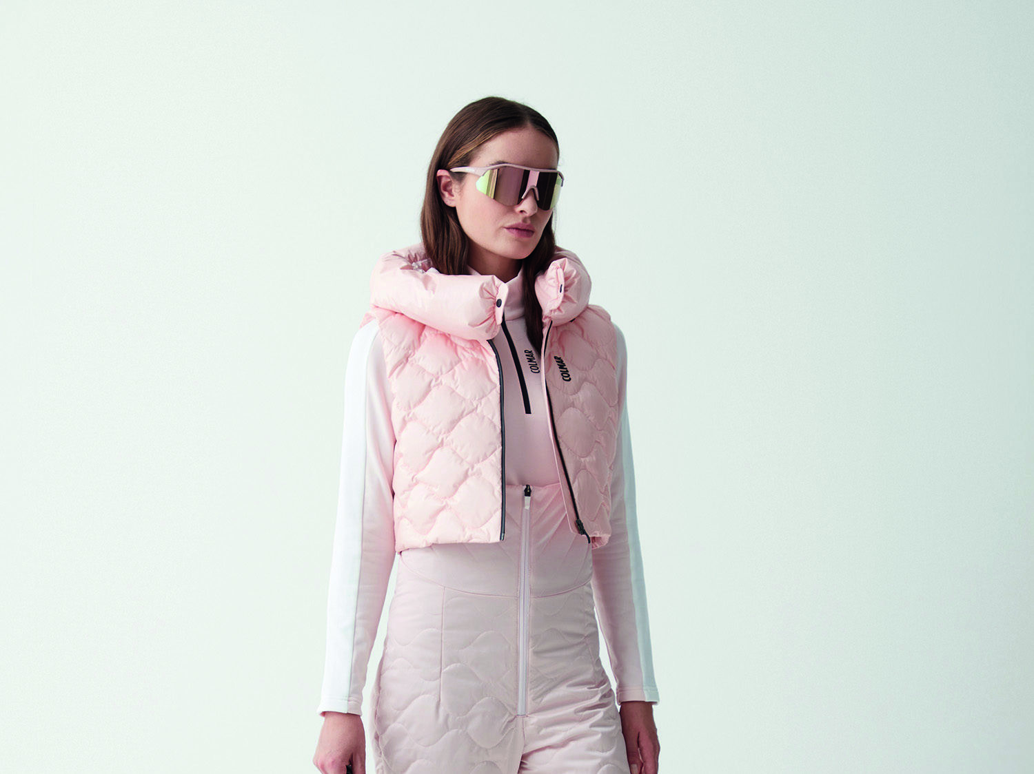 5 pièces iconiques pour adopter le total look rose cet hiver