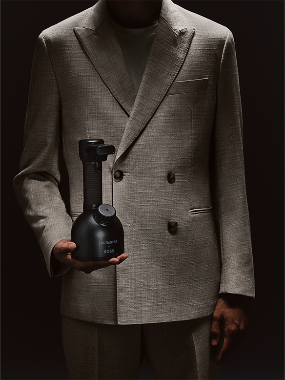 Ce steamer à l&rsquo;allure couture ressuscite la qualité de vos vêtements en quelques secondes