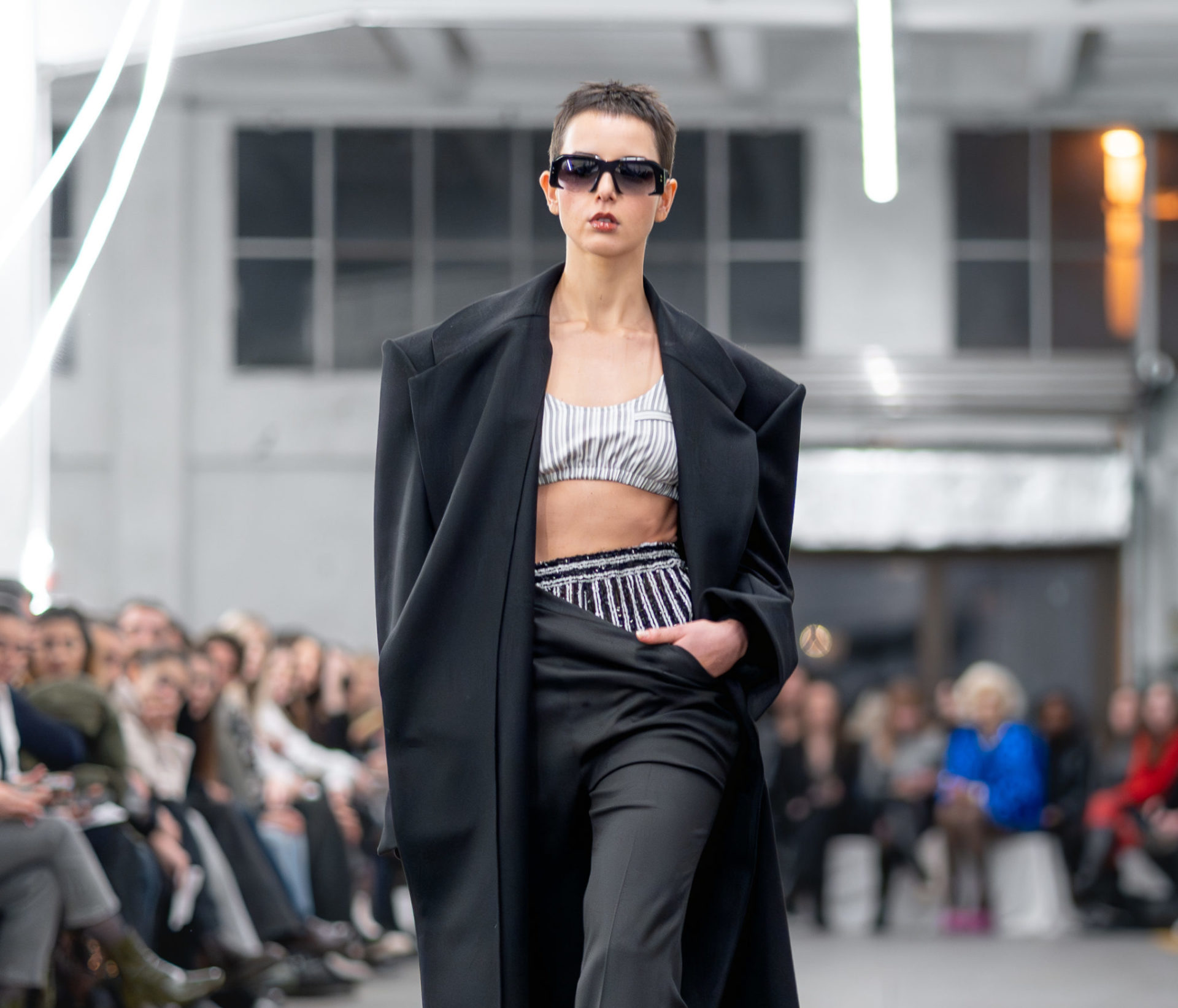 Avec ce défilé, Evanbenjamin marie la mode suisse et parisienne sous le signe de l&rsquo;élégance