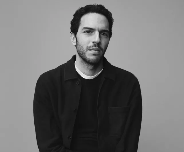 Dries van Noten a trouvé son nouveau styliste en chef: Julian Klausner